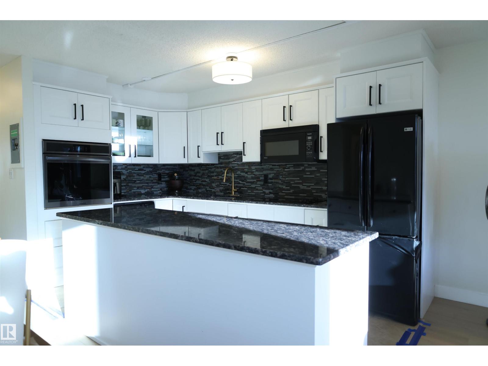 #807 10011 116 ST NW - 6