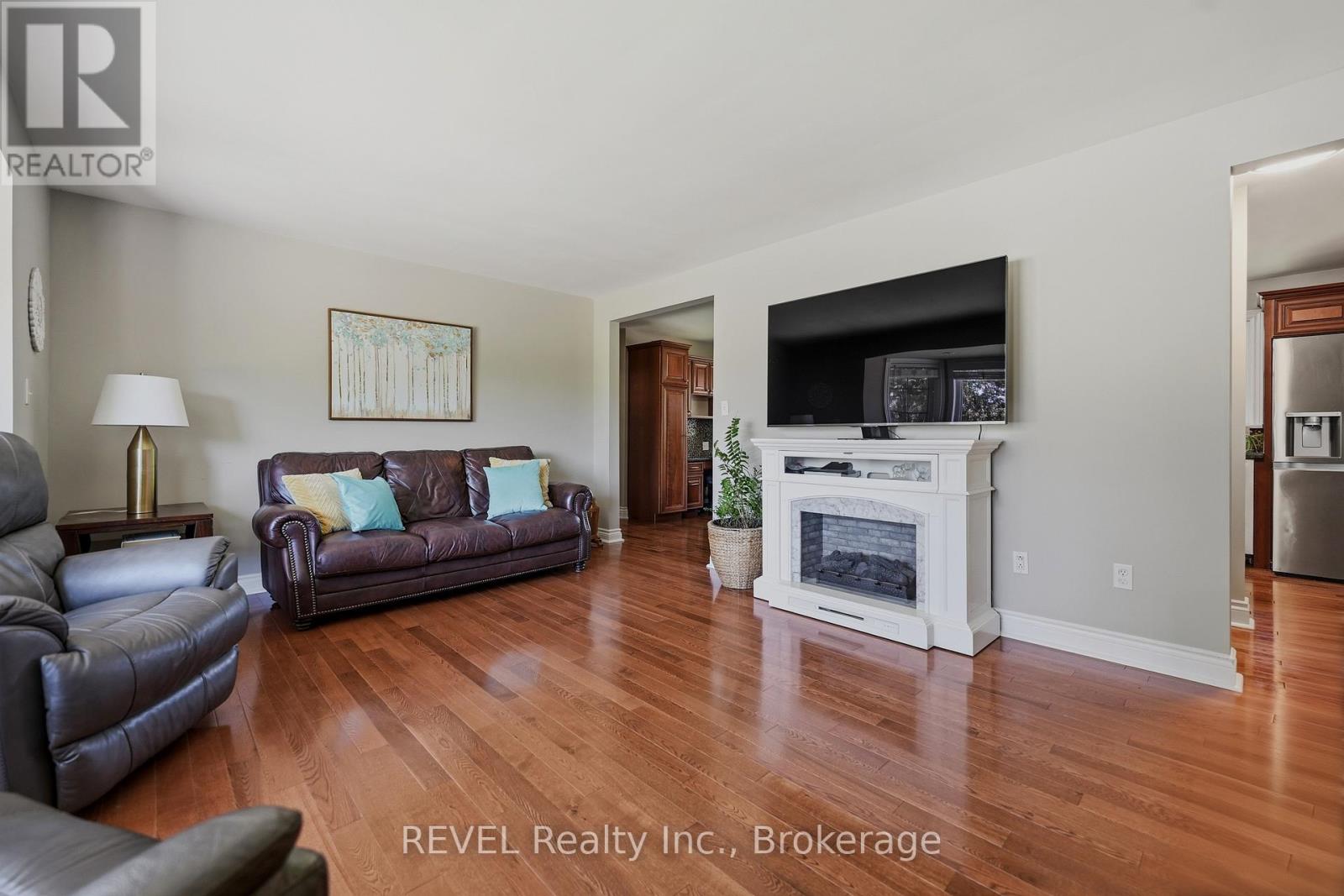 7484 MERRITT AVENUE - 19