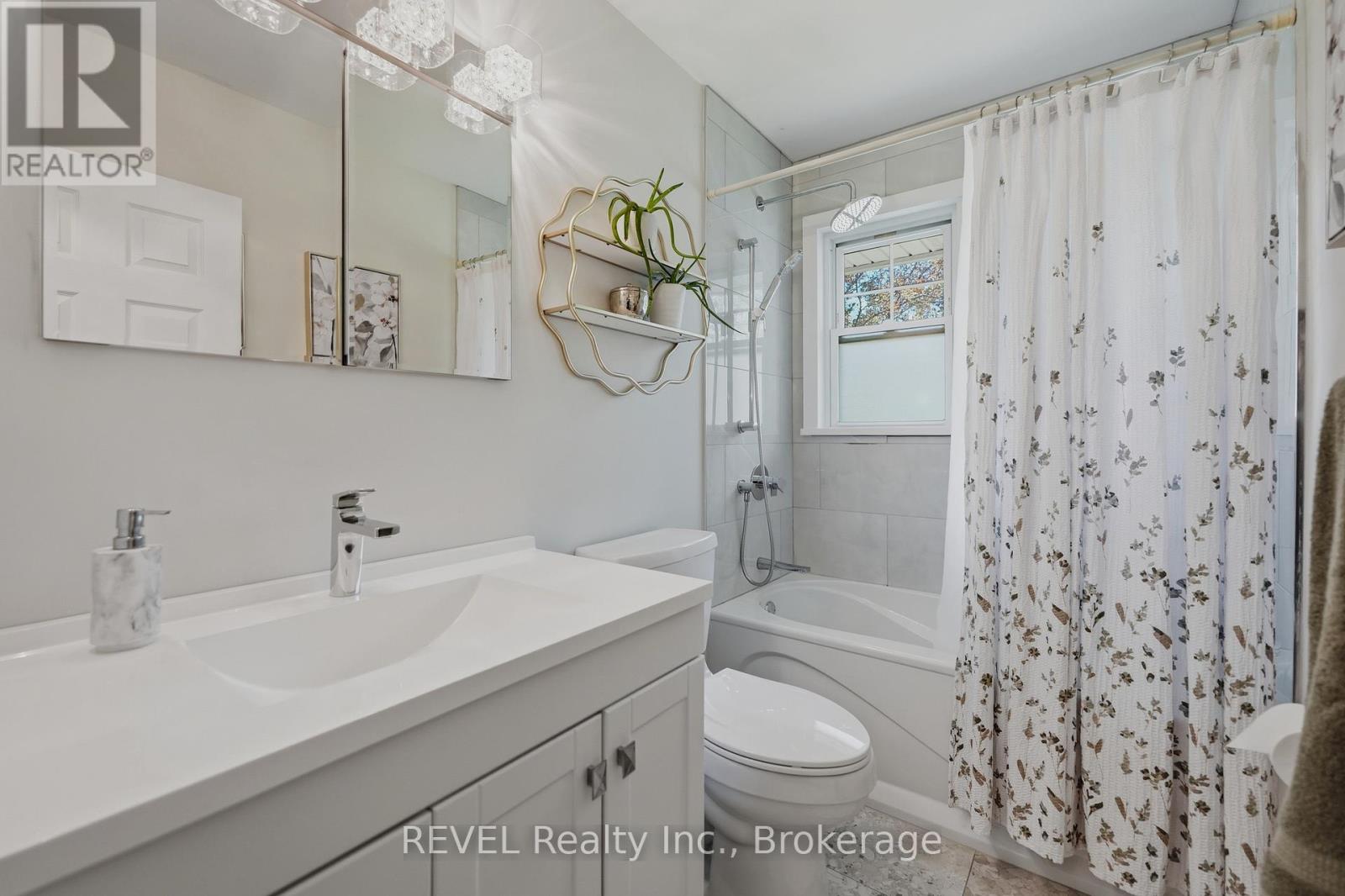 7484 MERRITT AVENUE - 22