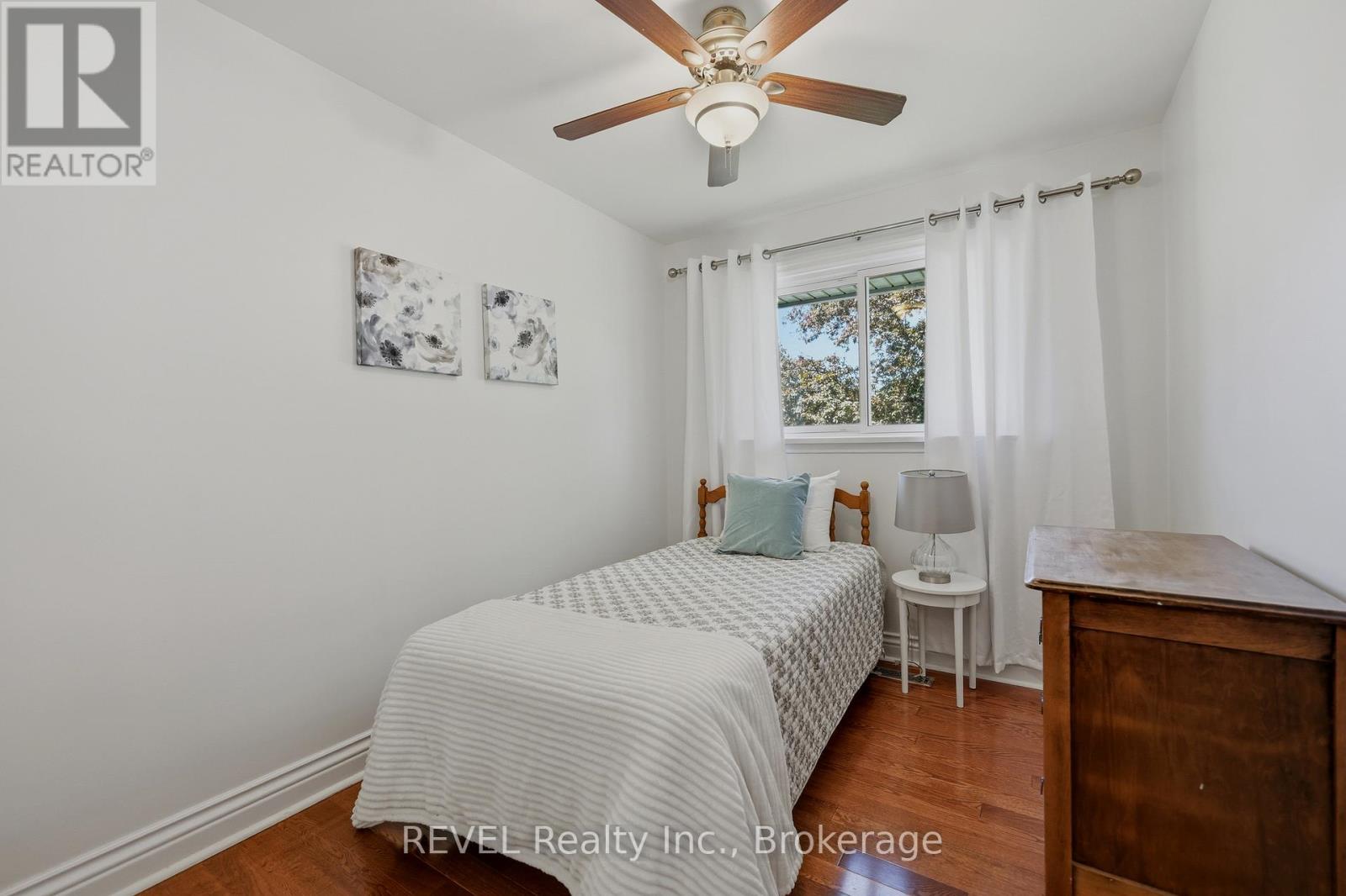7484 MERRITT AVENUE - 23