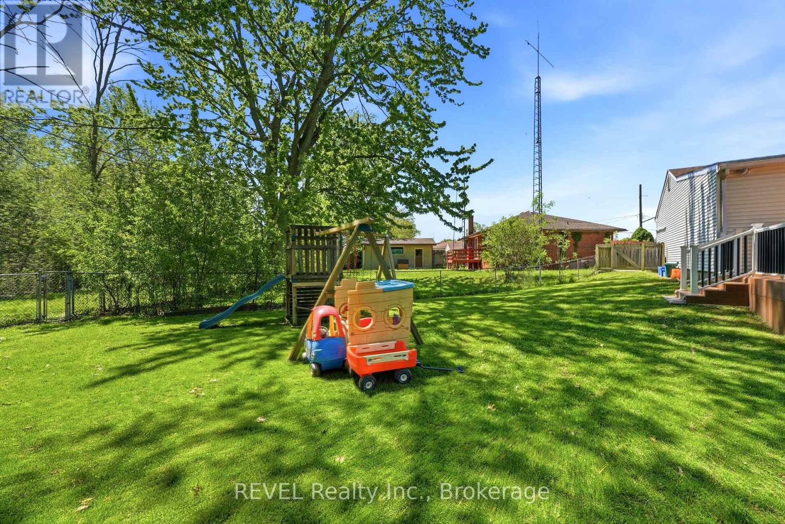 7484 MERRITT AVENUE - 47