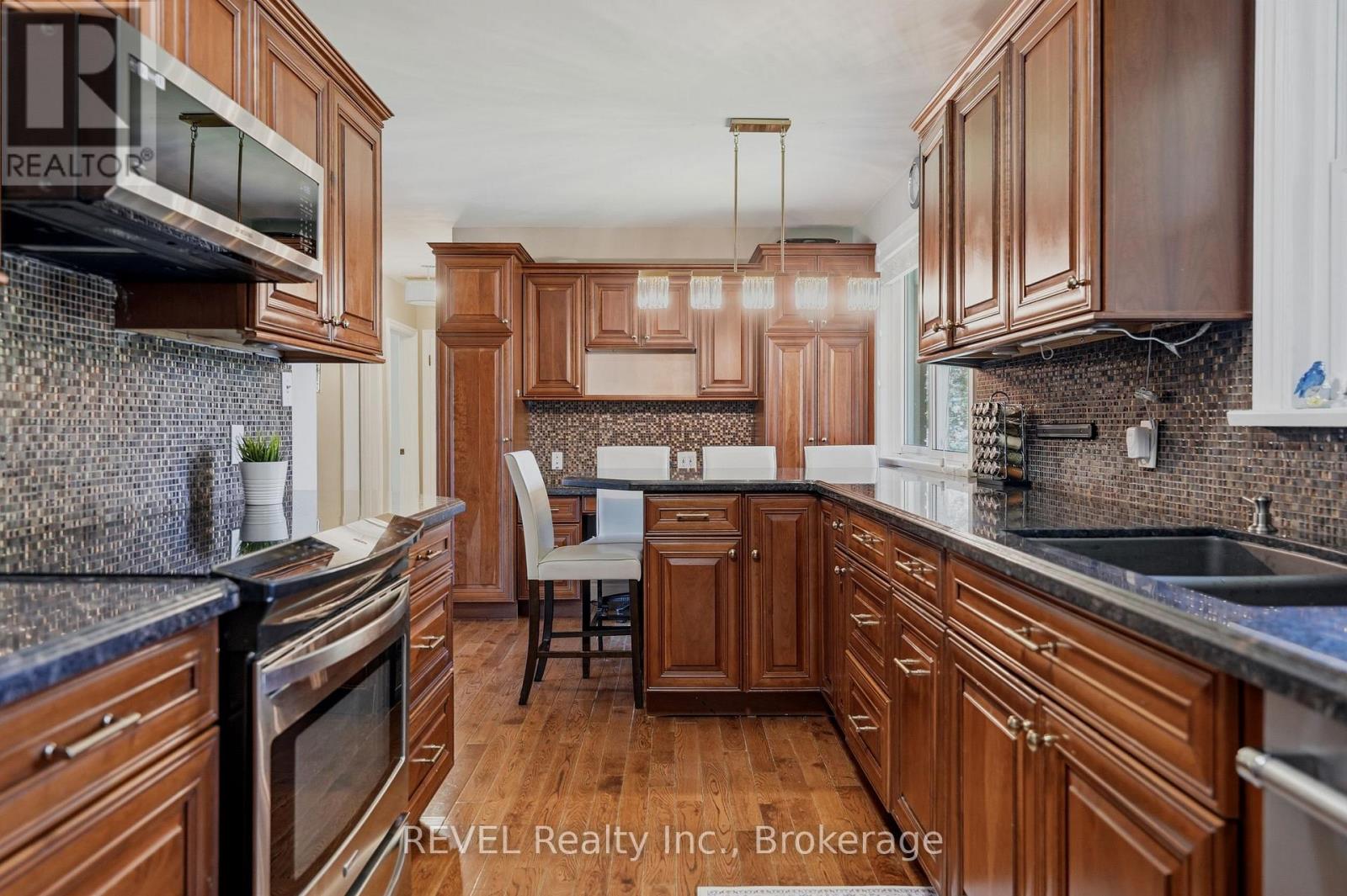 7484 MERRITT AVENUE - 6