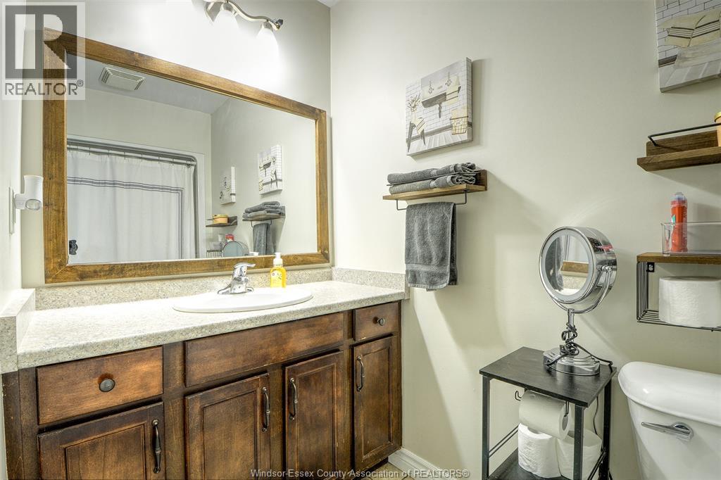 154 LINCOLN COURT - 24
