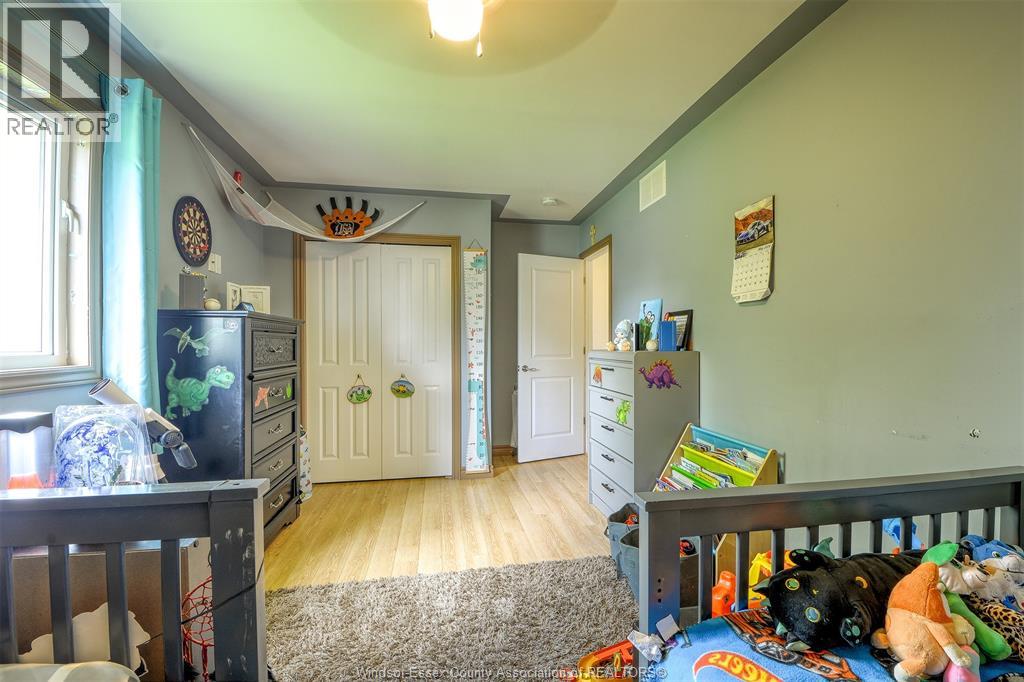 154 LINCOLN COURT - 33