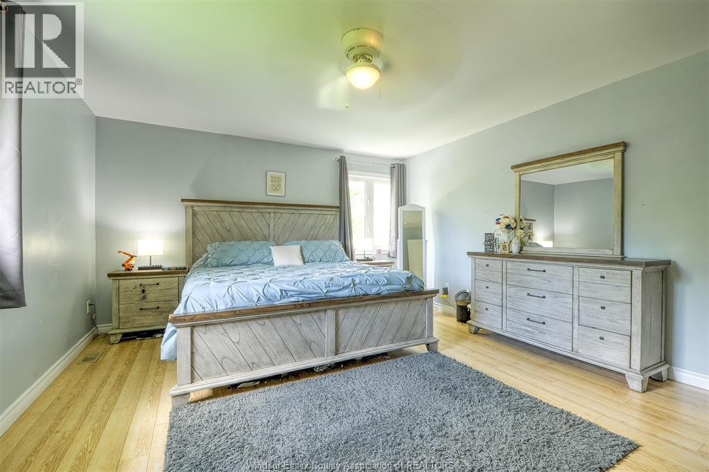 154 LINCOLN COURT - 27