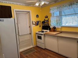 Porch - 104018 Pth 9 Highway, Gimli Rm, MB R0C2W0 Photo 8