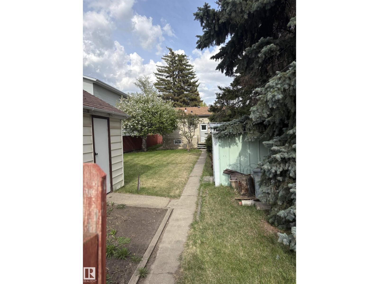 10916 151 ST NW - Image 3