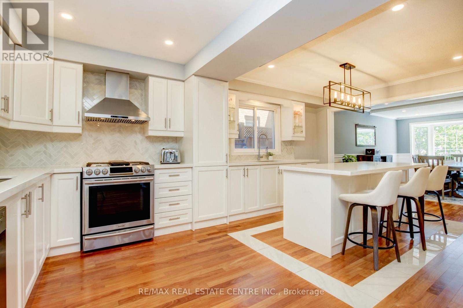 430 DOVER CRESCENT - 14