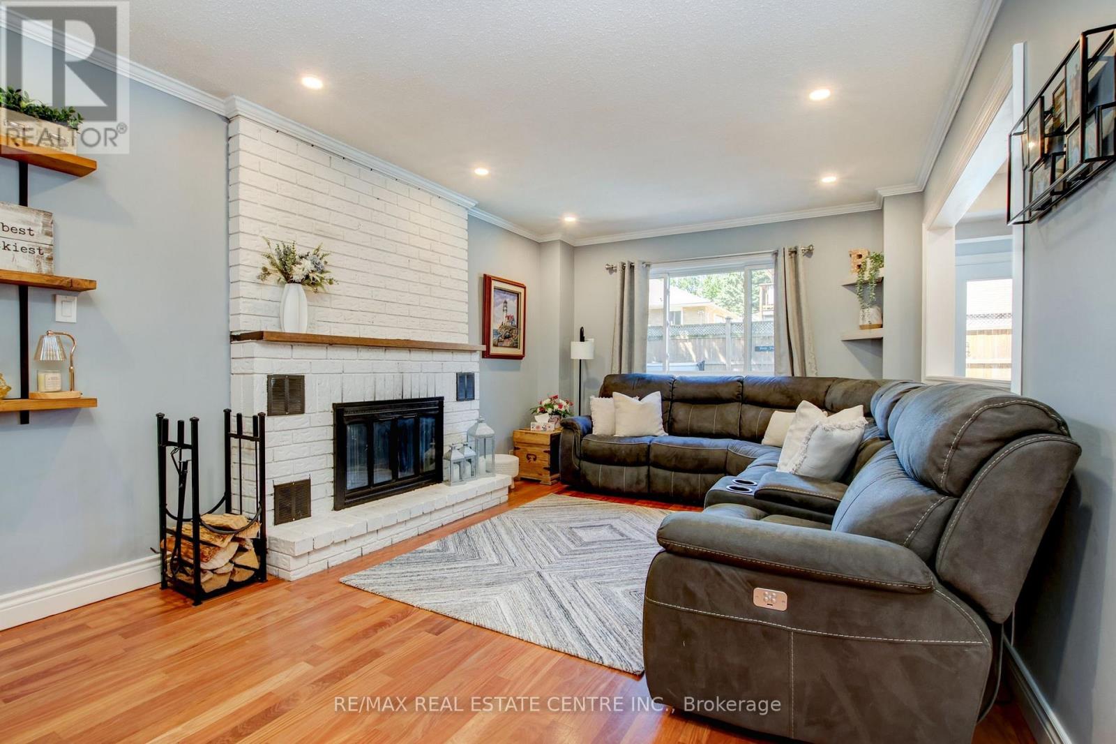 430 DOVER CRESCENT - 17