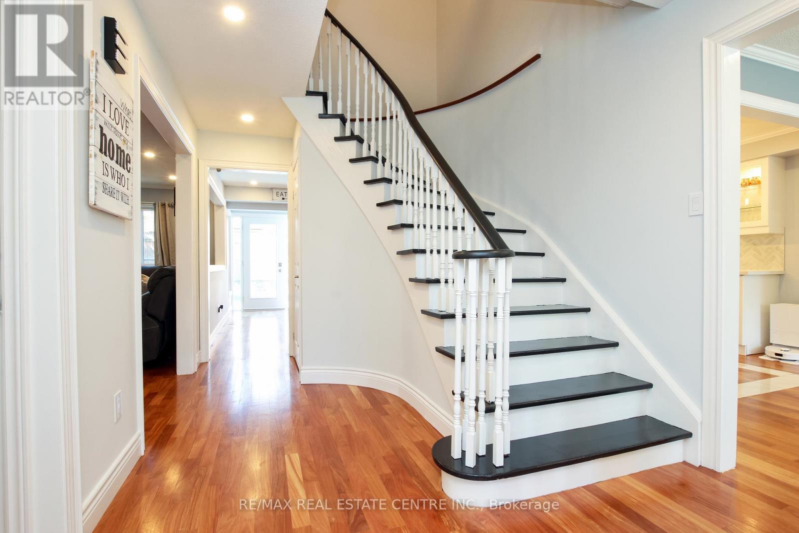 430 DOVER CRESCENT - 21