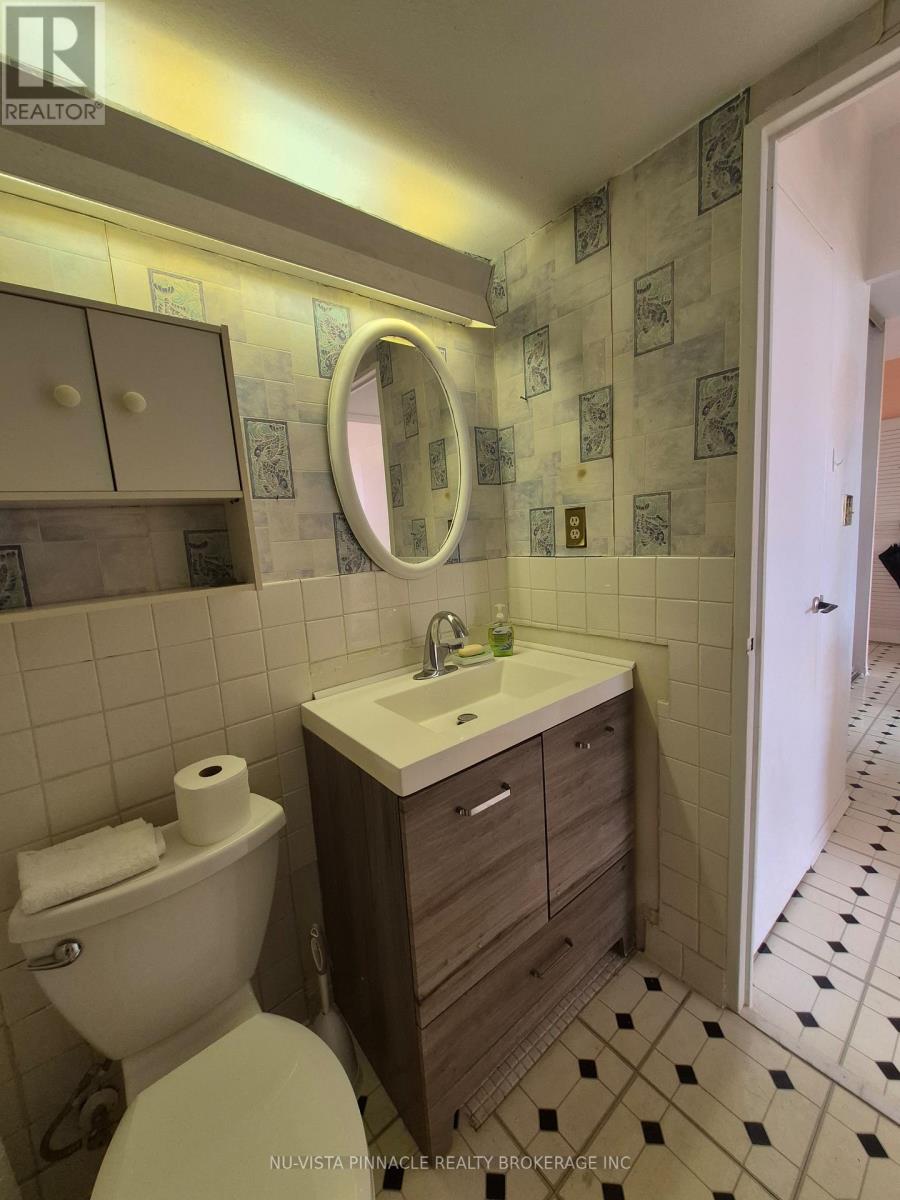 #612 1 MASSEY SQUARE - 11