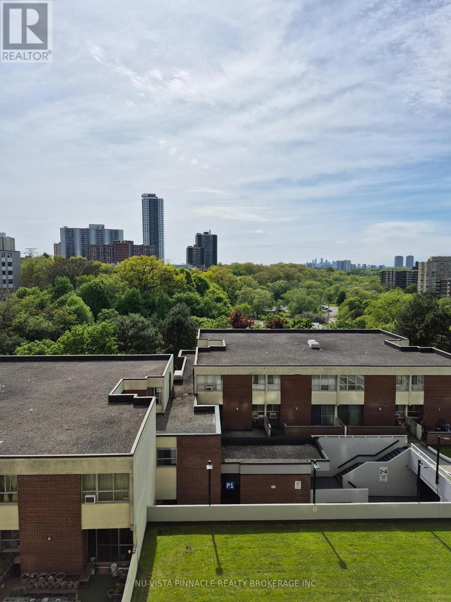 #612 1 MASSEY SQUARE - 15
