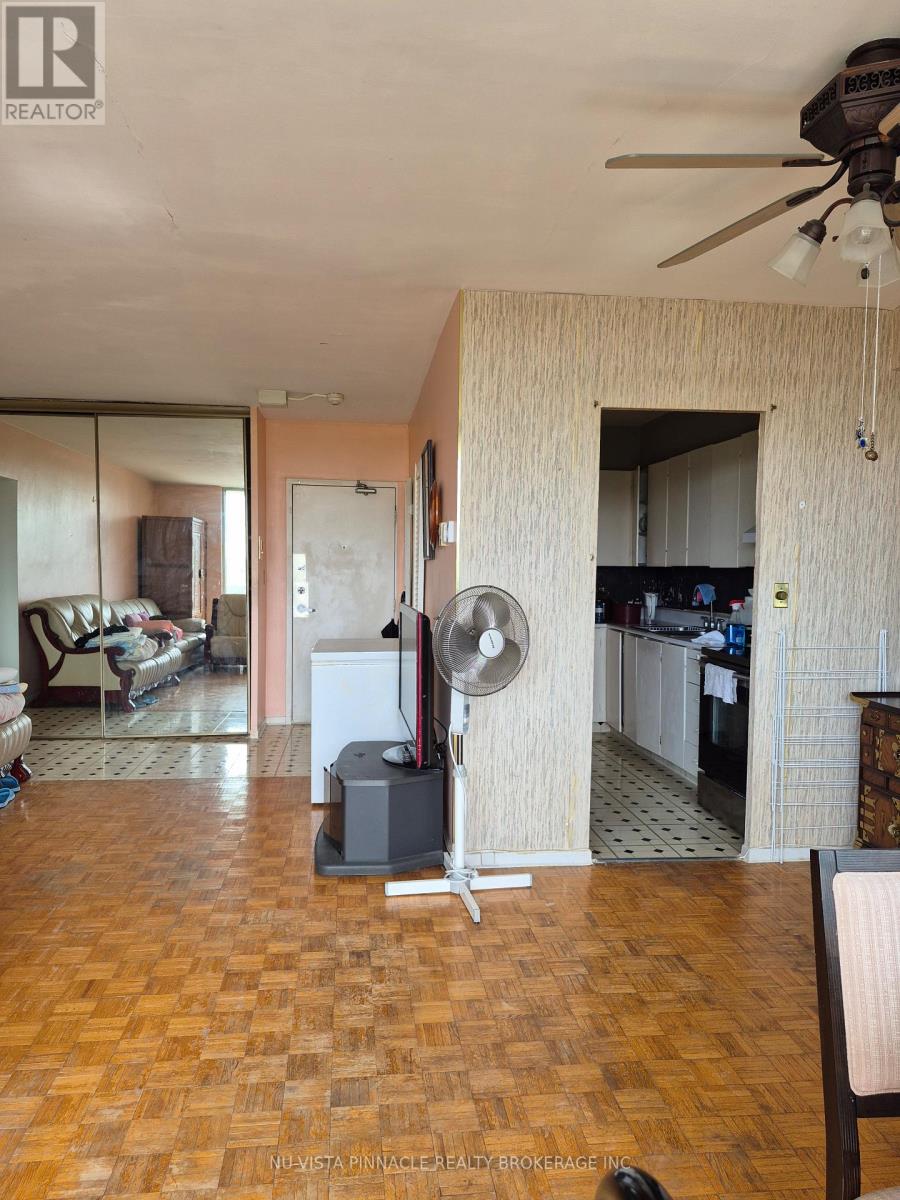 #612 1 MASSEY SQUARE - 4
