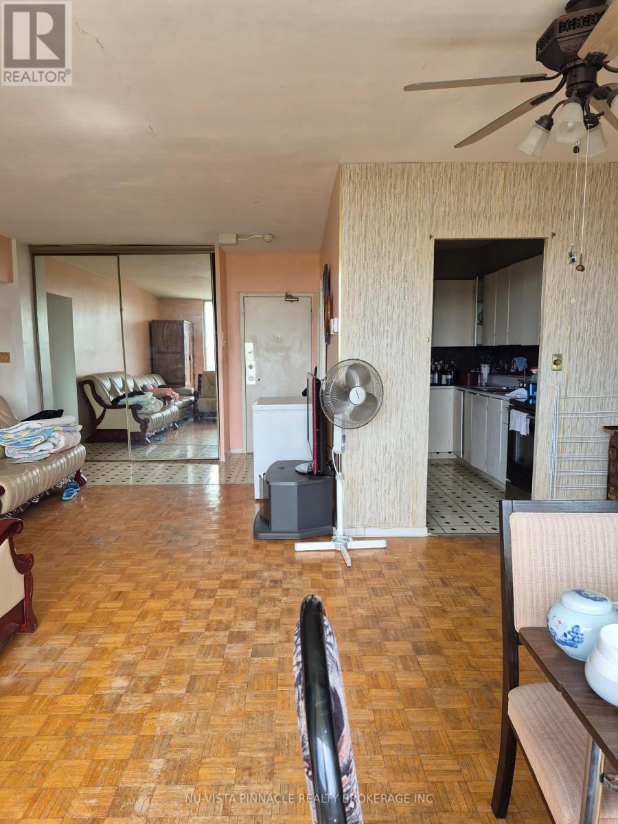 #612 1 MASSEY SQUARE - 5