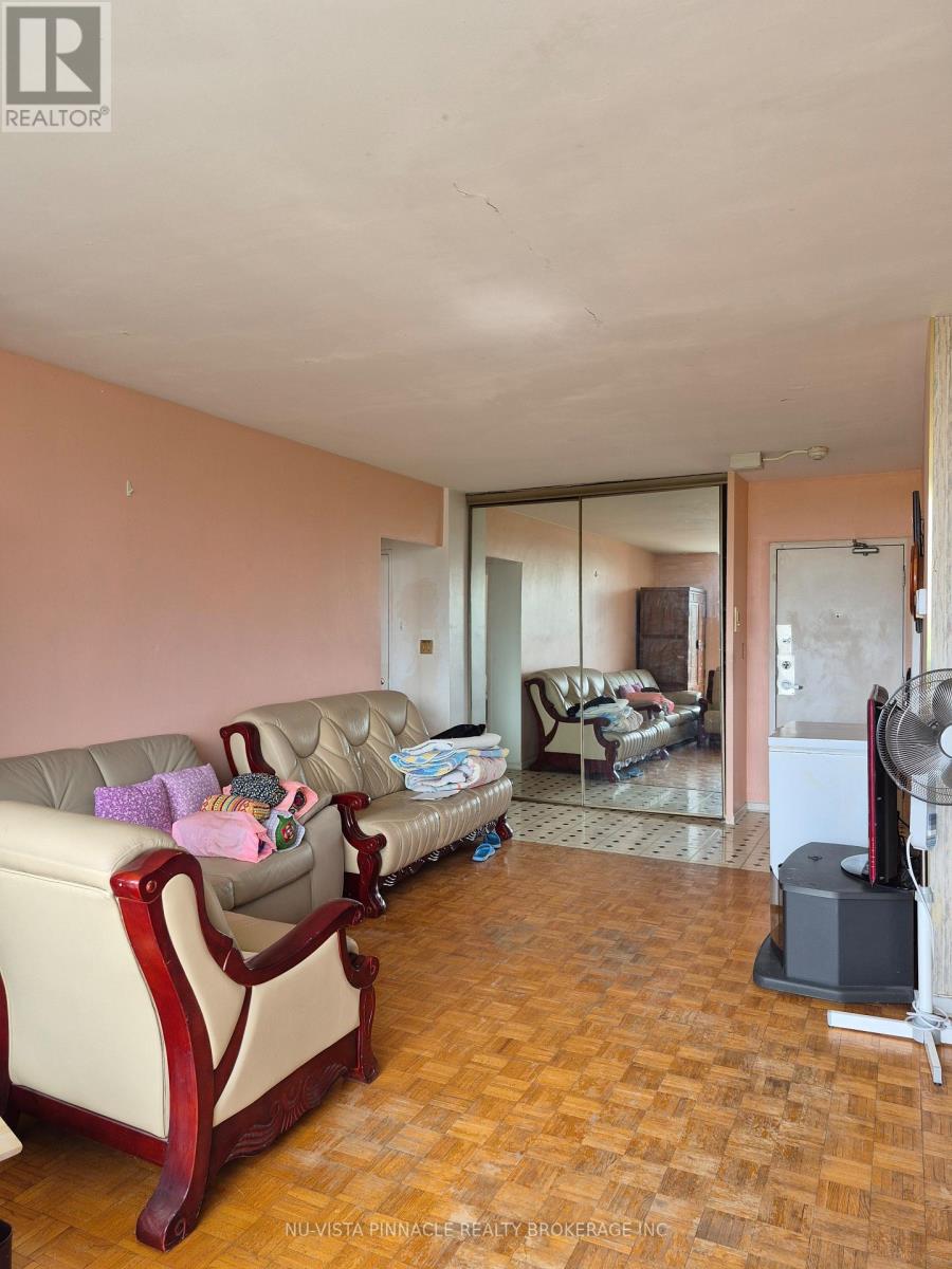 #612 1 MASSEY SQUARE - 6