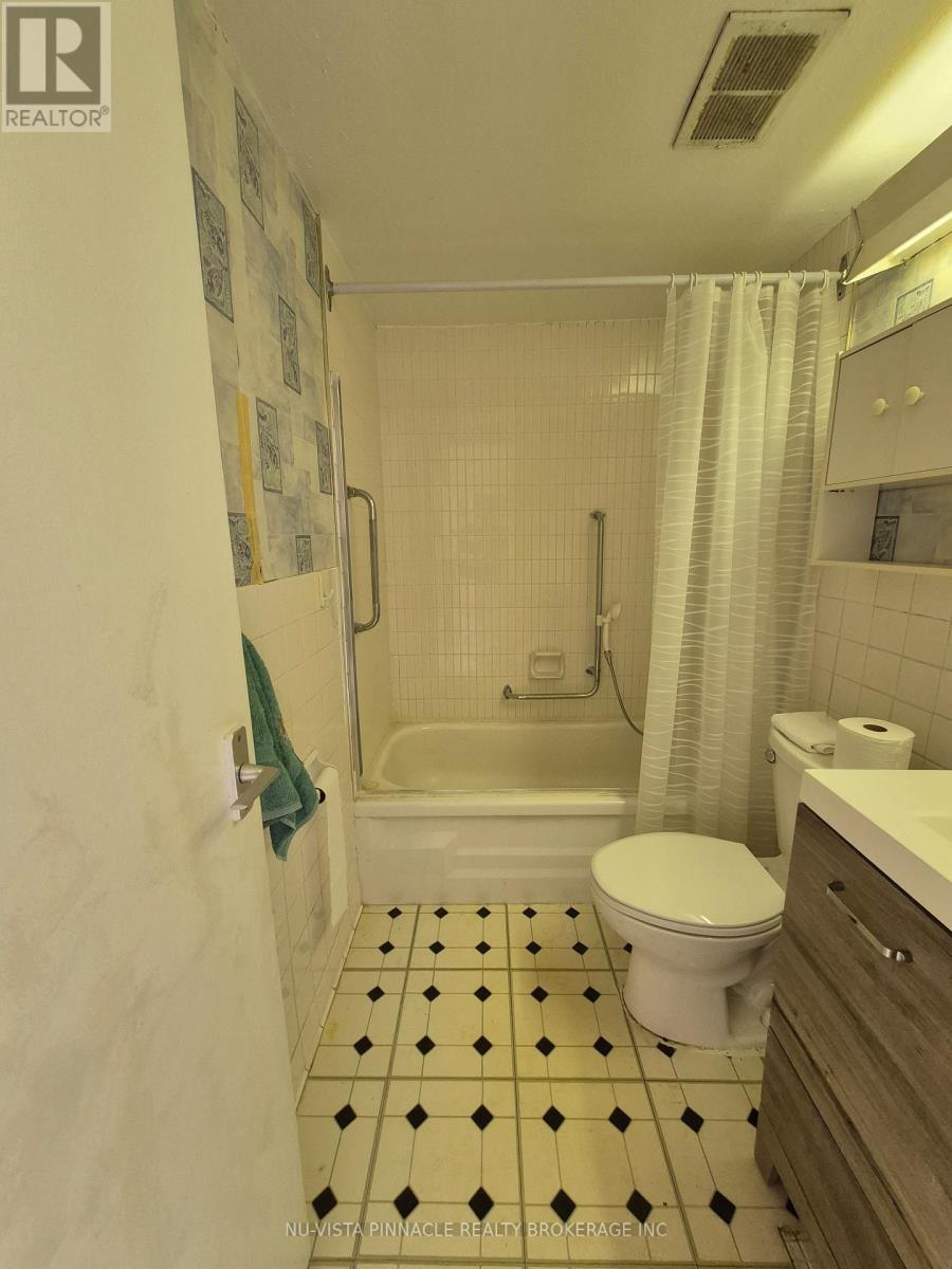 #612 1 MASSEY SQUARE - 9