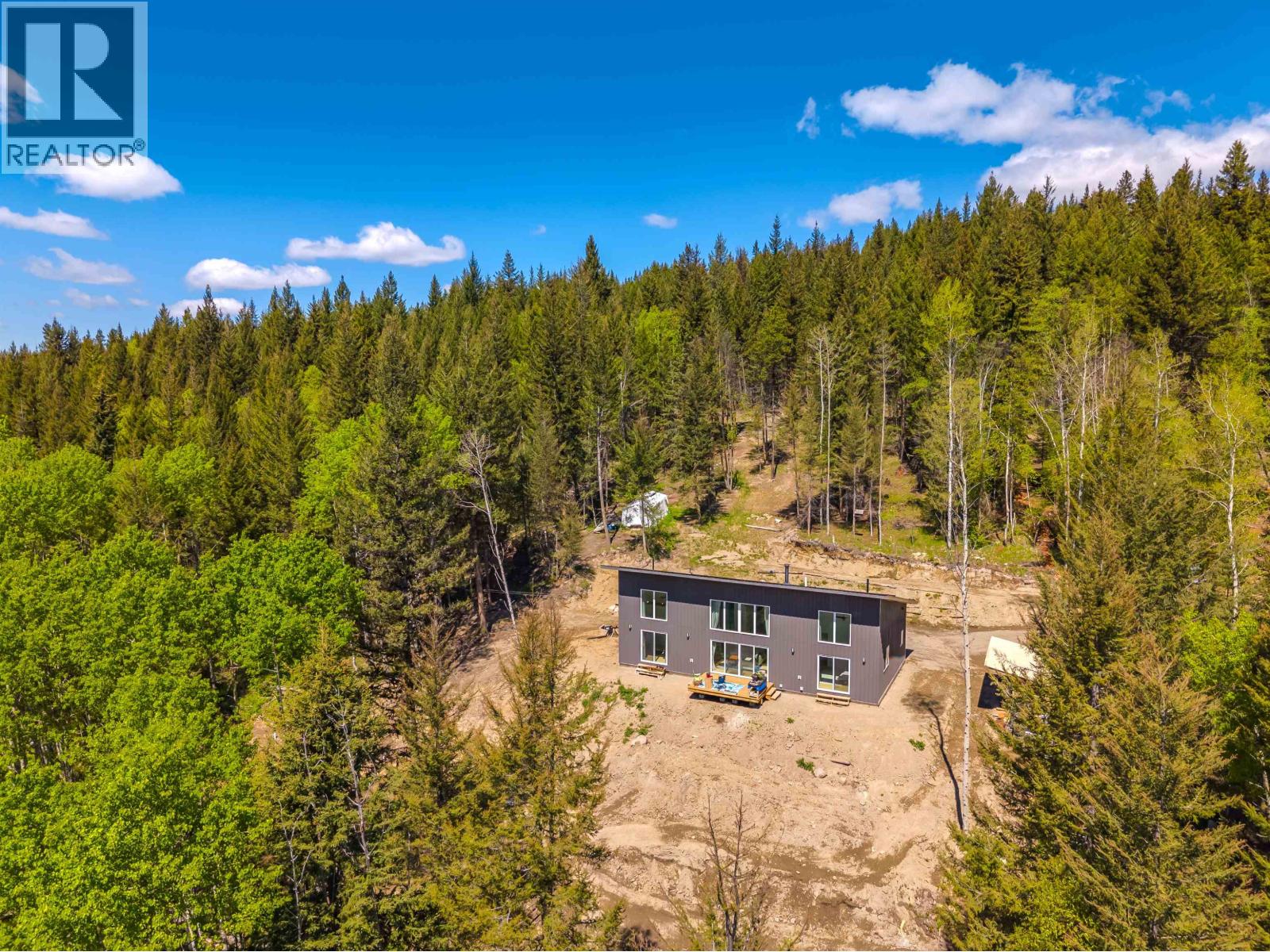 6282 HILLSIDE DRIVE - 23