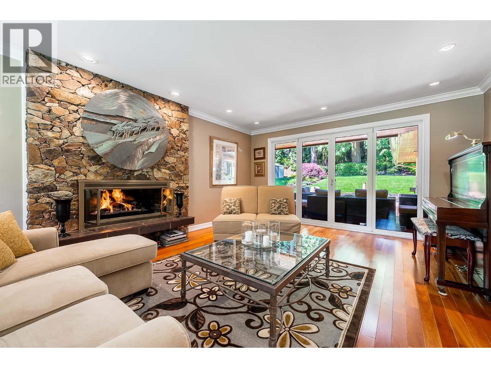 3955 VIEWRIDGE PLACE, West Vancouver