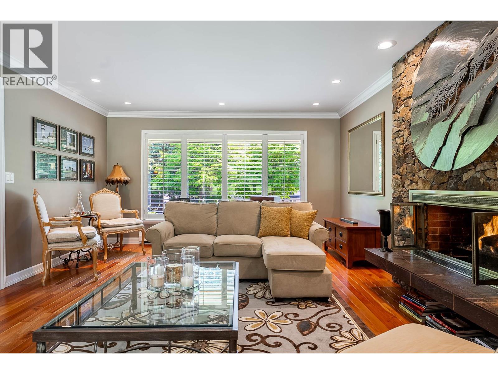 3955 VIEWRIDGE PLACE, West Vancouver