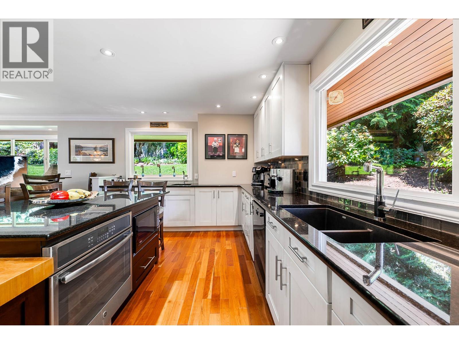 3955 VIEWRIDGE PLACE, West Vancouver