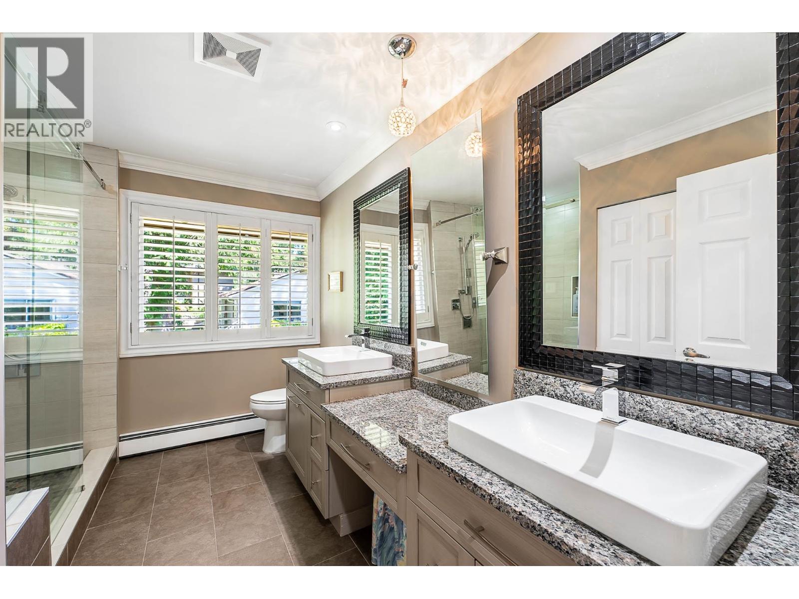3955 VIEWRIDGE PLACE, West Vancouver