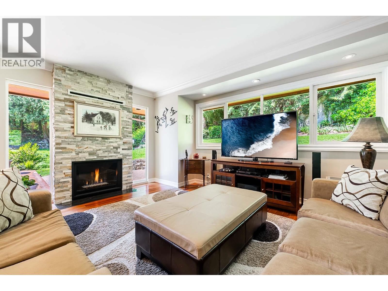 3955 VIEWRIDGE PLACE, West Vancouver