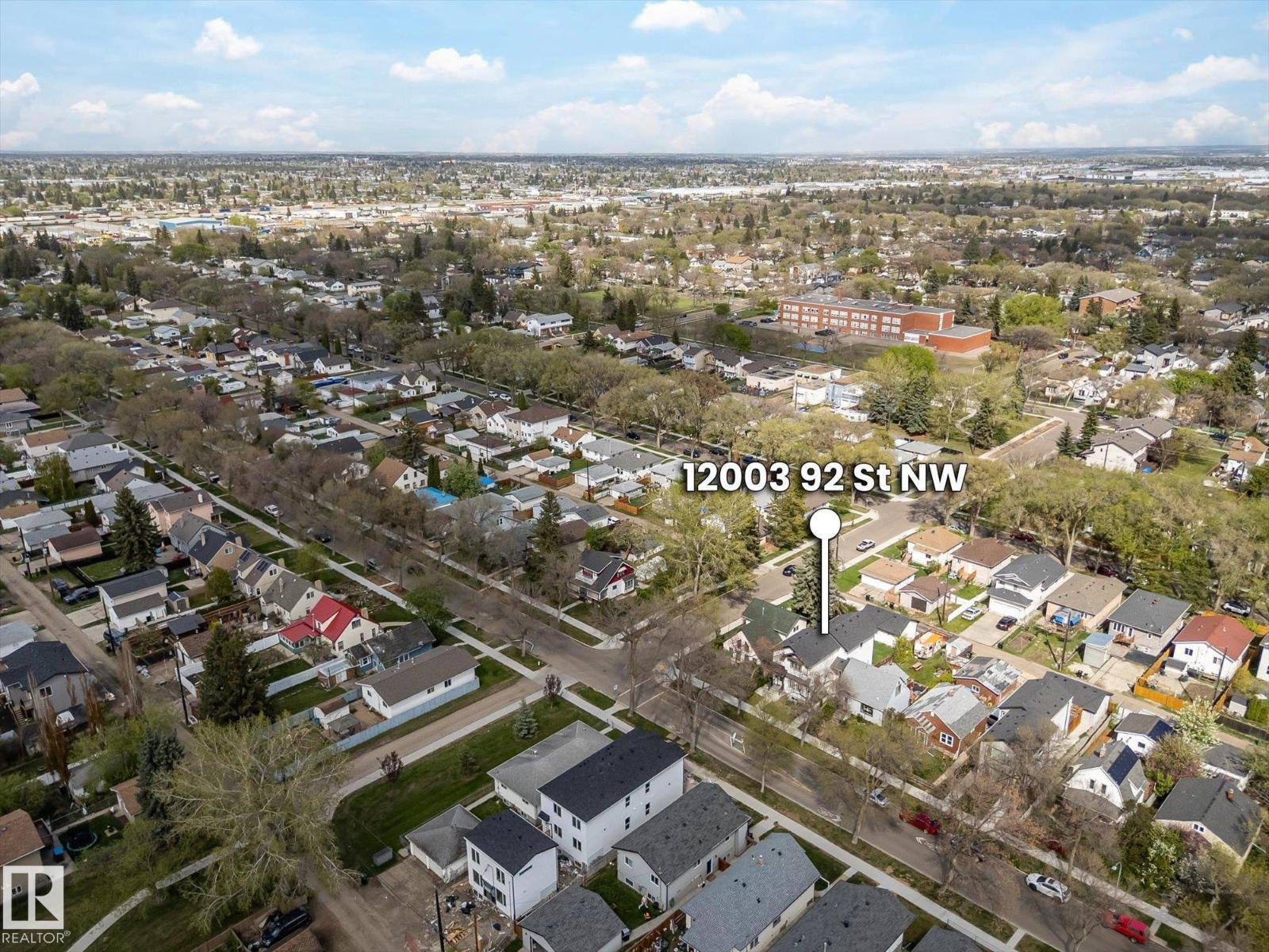 12033 92 ST NW - 4