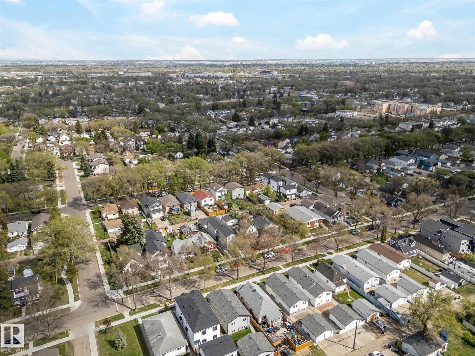 12033 92 ST NW - 52