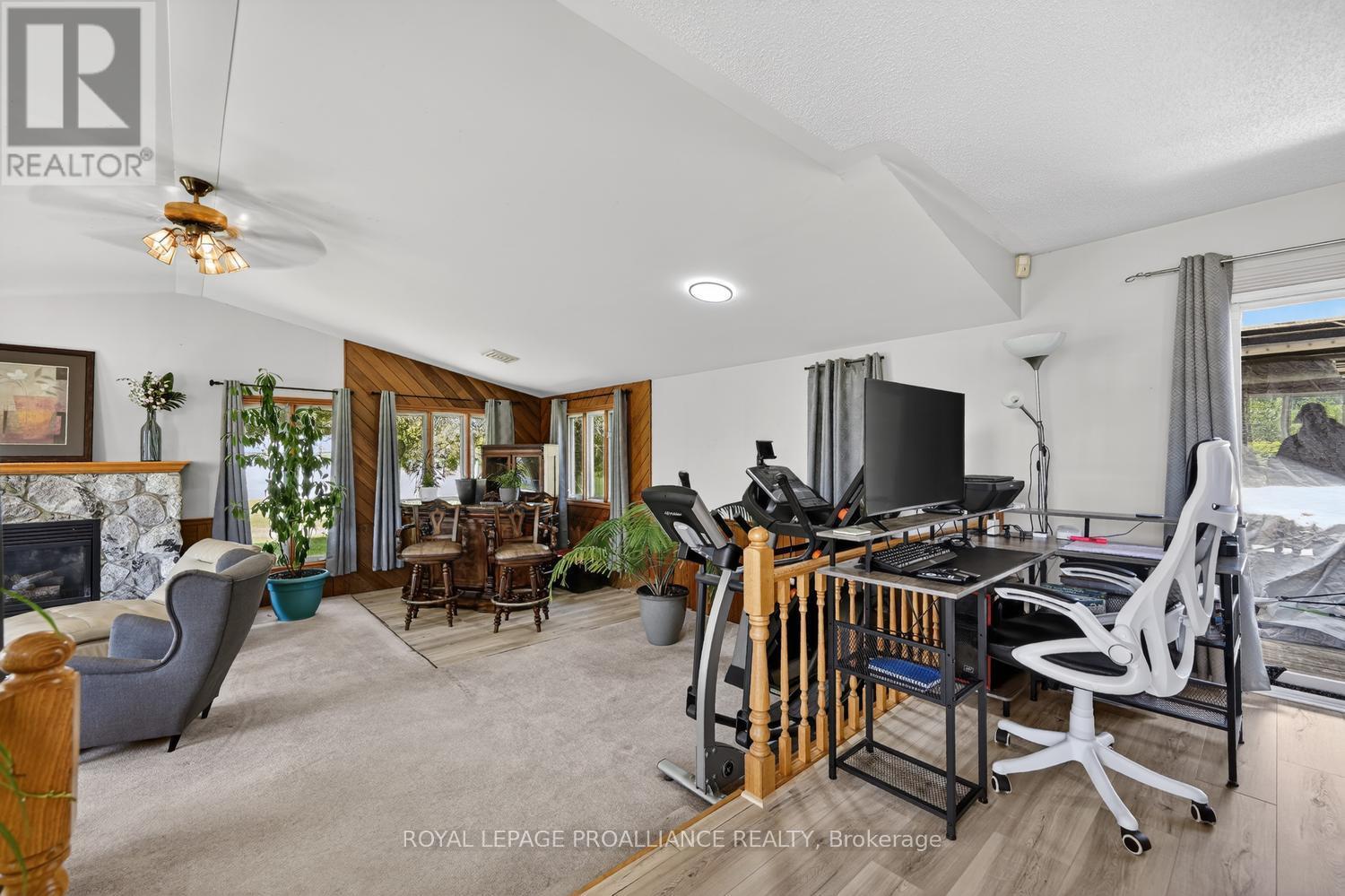 530 GILL STREET N - 10