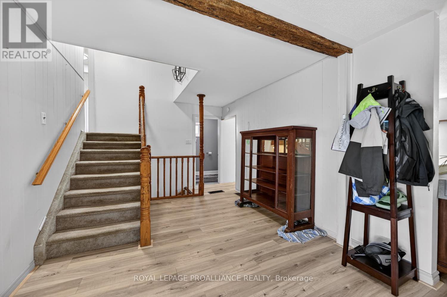 530 GILL STREET N - 18