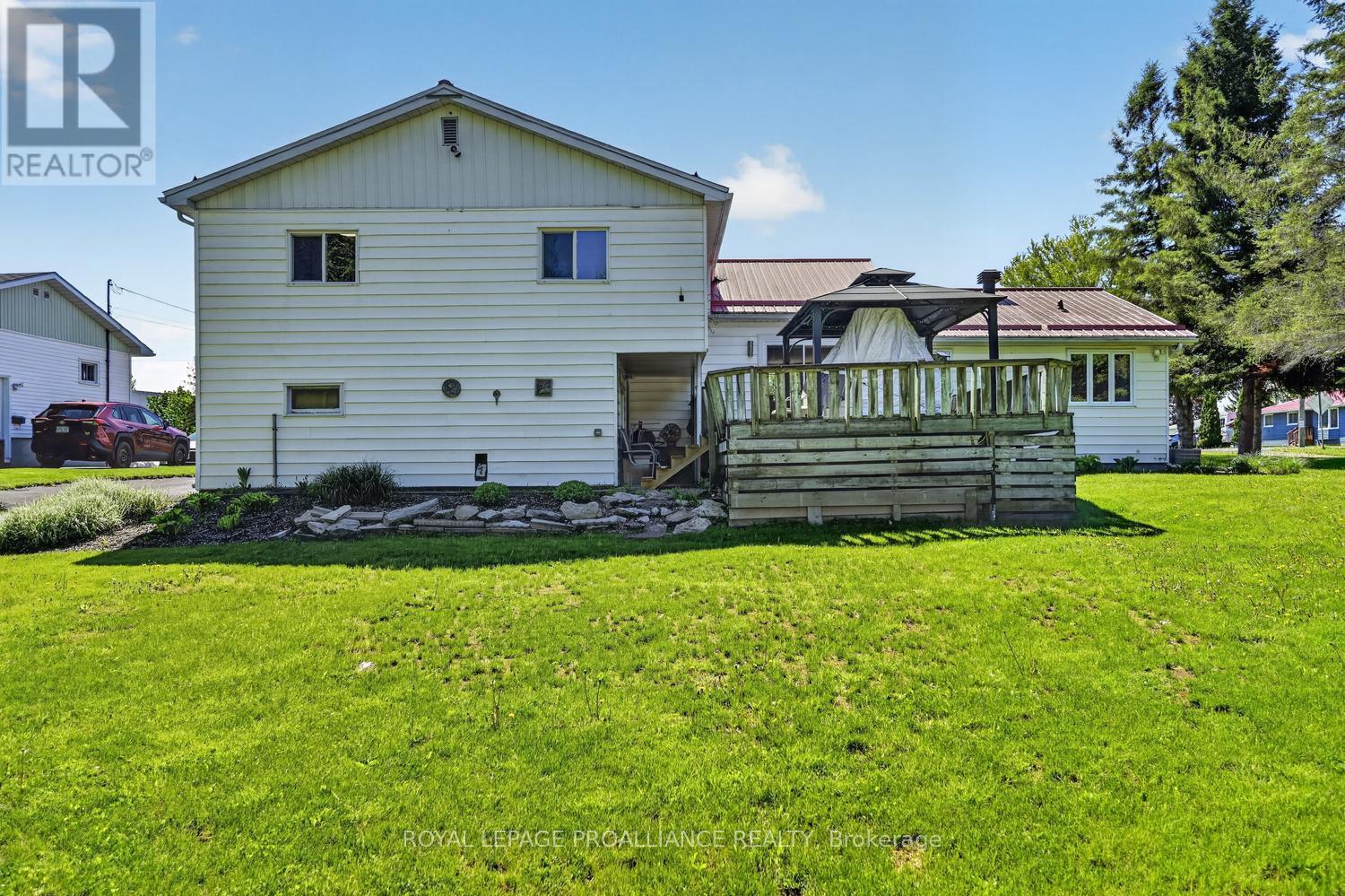 530 GILL STREET N - 6