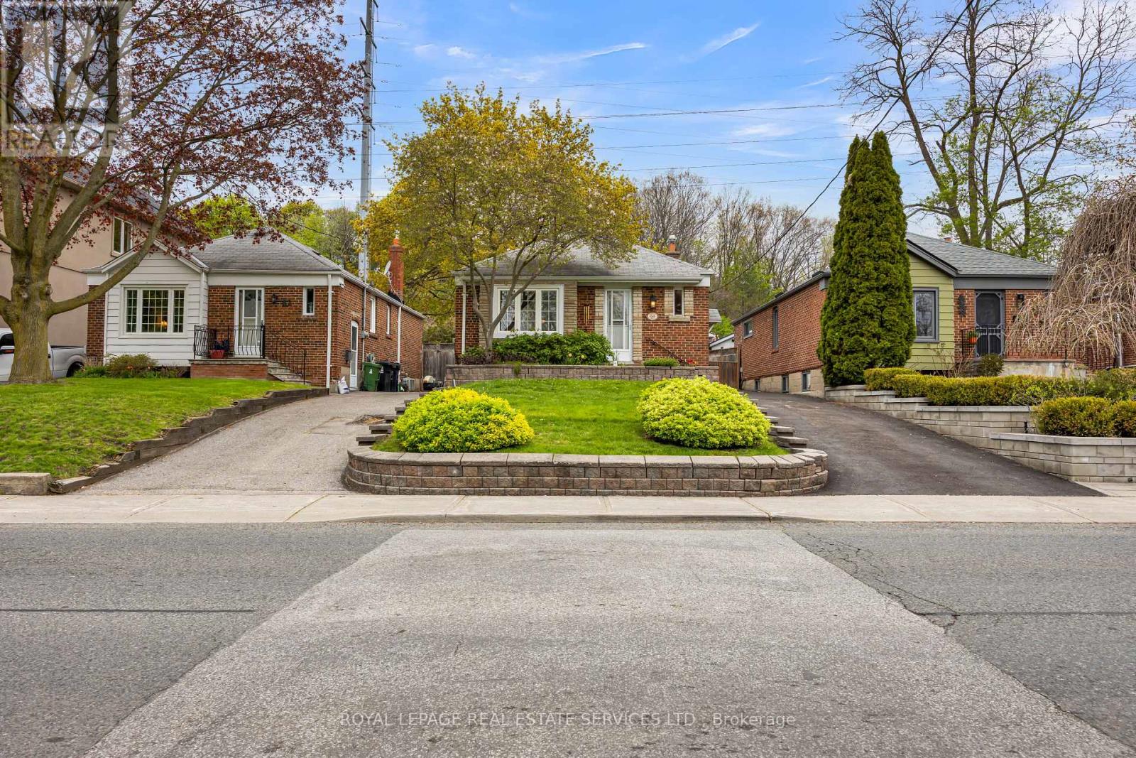 64 NESBITT DRIVE - 31