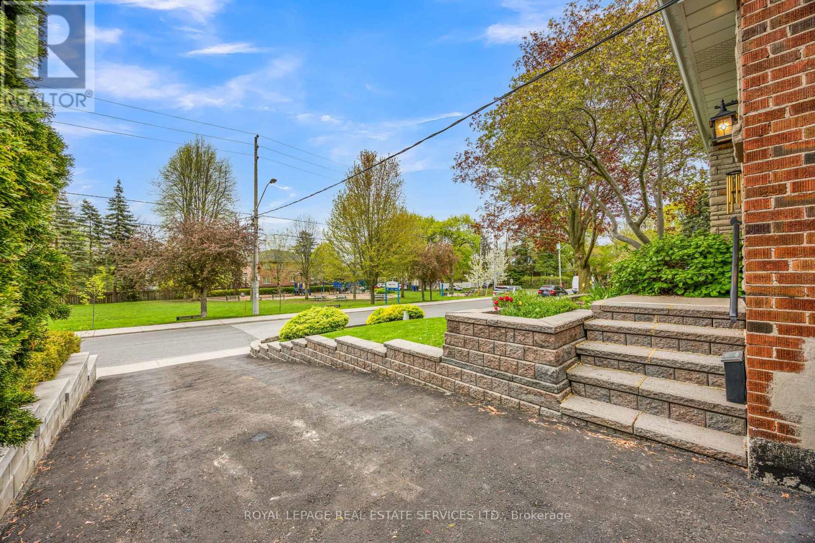 64 NESBITT DRIVE - 34
