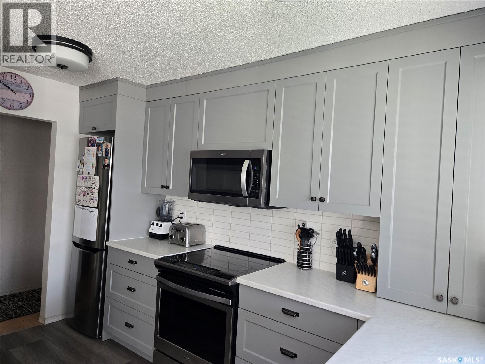 #9 605 Wilson CRESCENT - 9