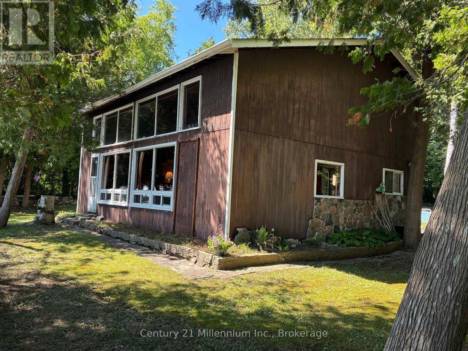 318 VICTORIA STREET - 26