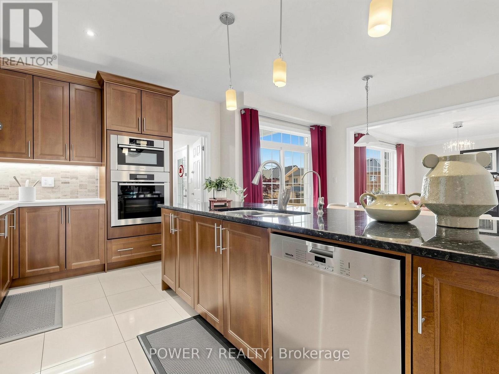 7 BEMBRIDGE DRIVE - 20