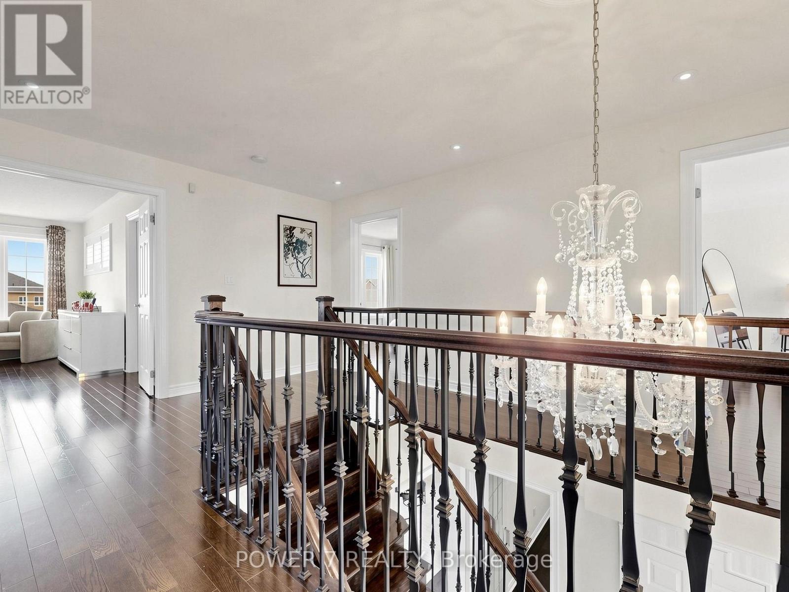 7 BEMBRIDGE DRIVE - 27