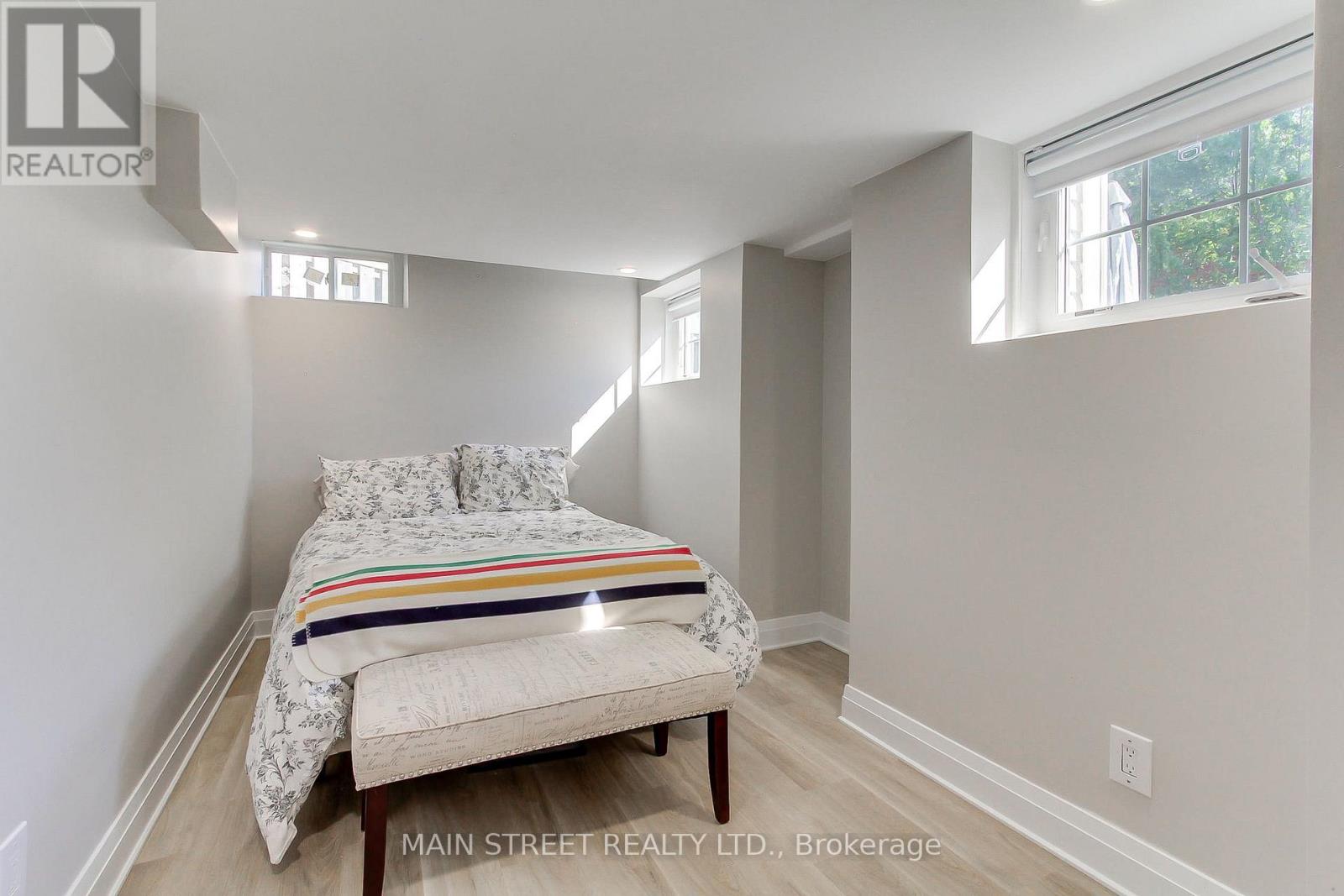 123 LAURENDALE AVENUE - 41