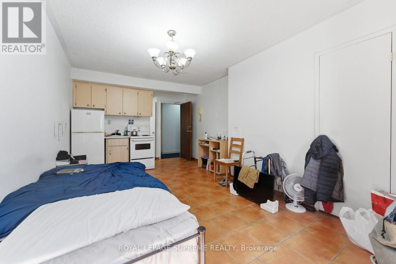 20 MAYNARD AVENUE - 14