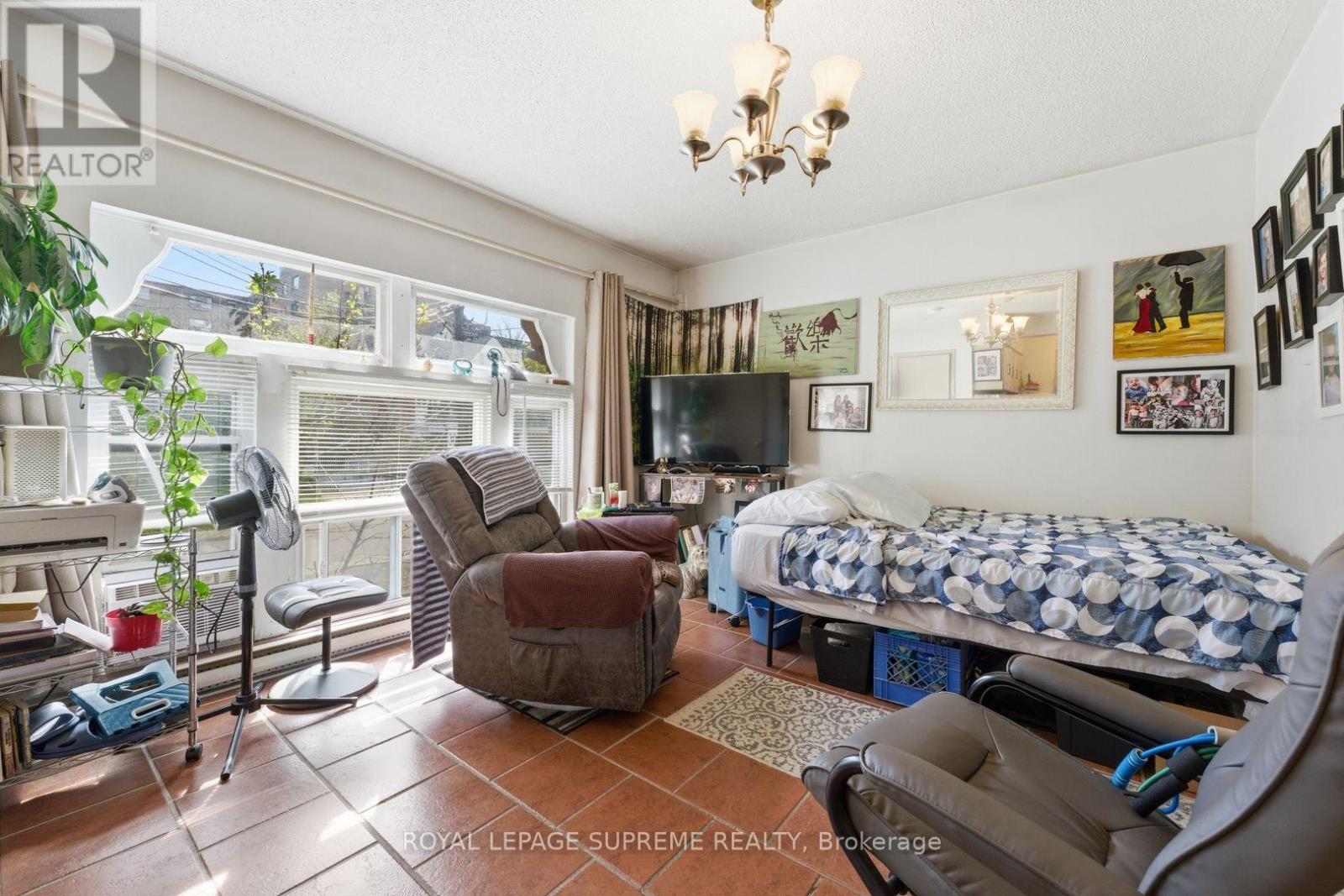 20 MAYNARD AVENUE - 15