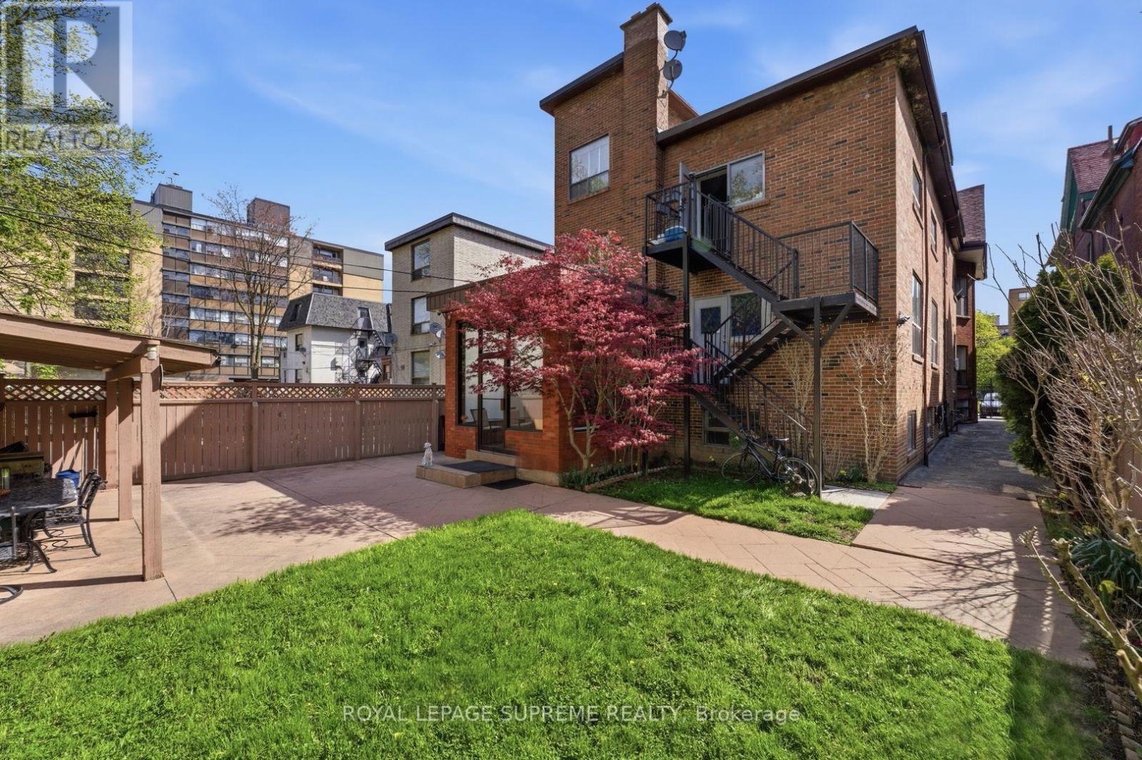 20 MAYNARD AVENUE - 20
