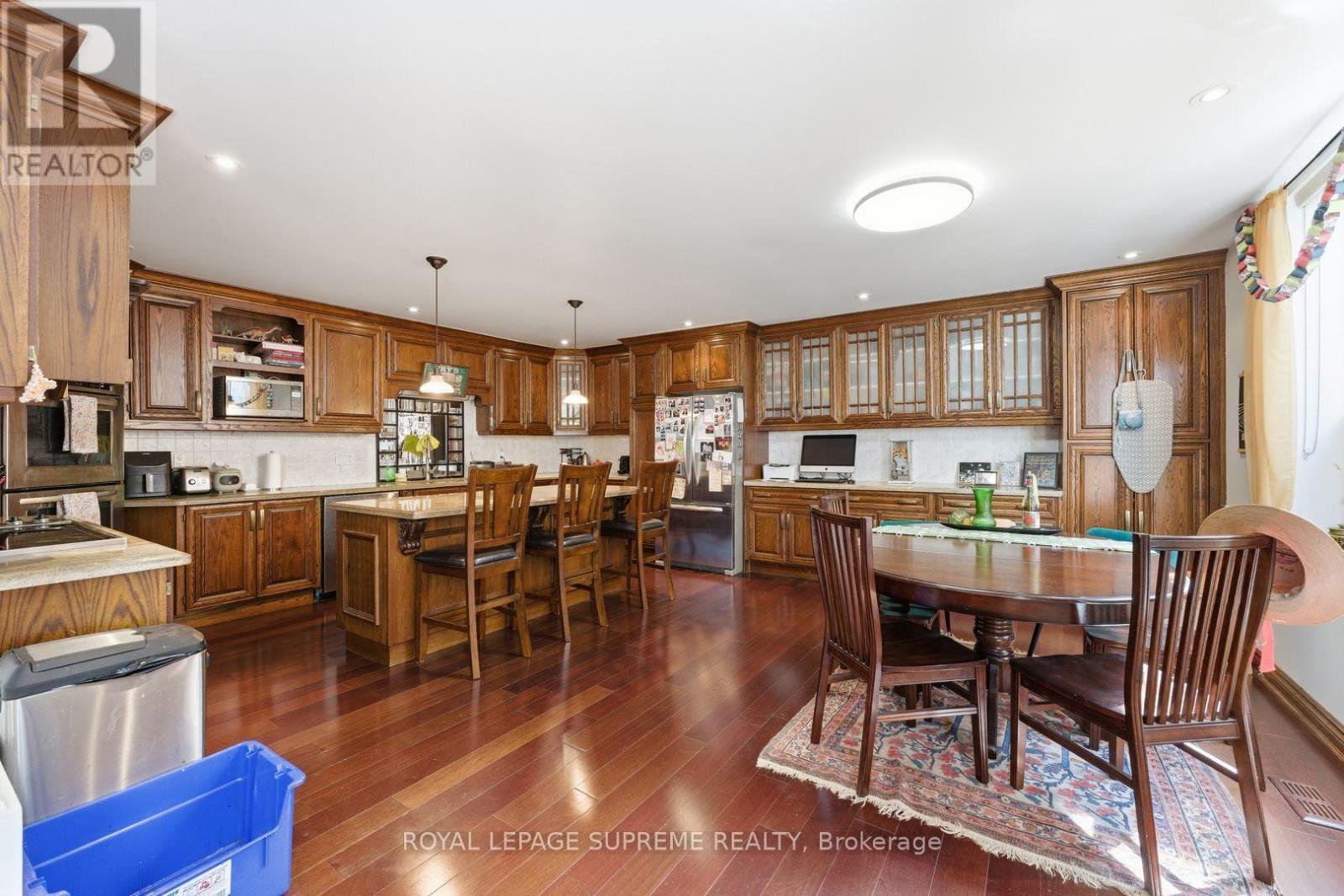 20 MAYNARD AVENUE - 30