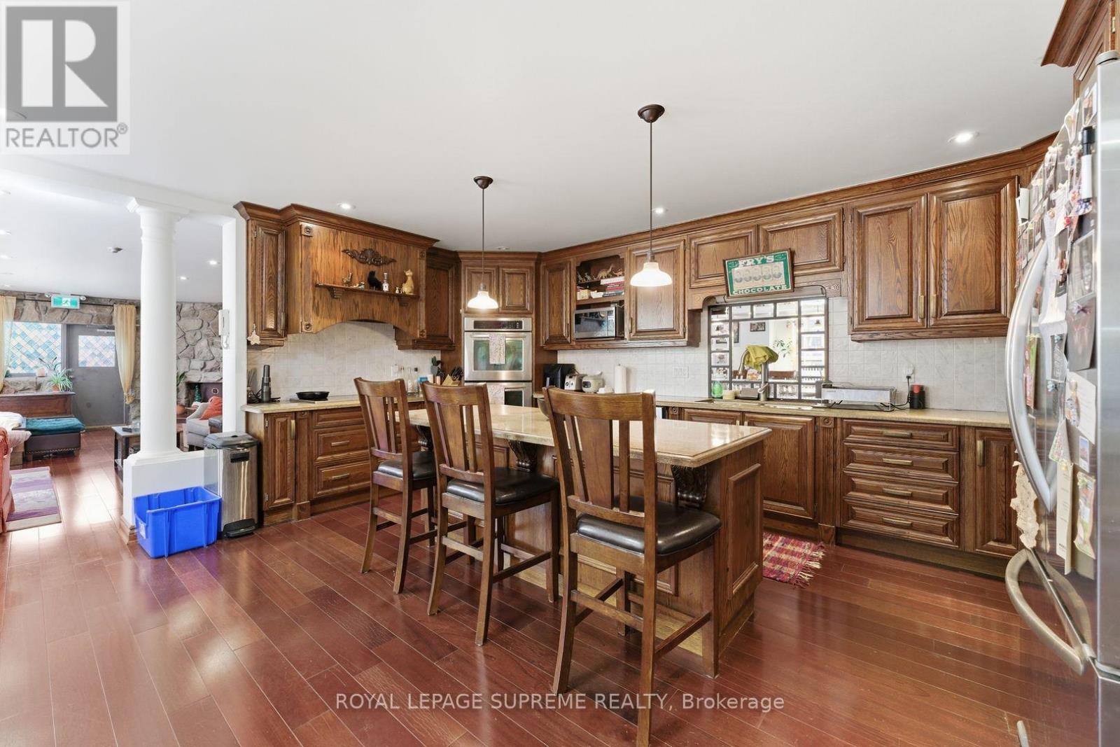 20 MAYNARD AVENUE - 31