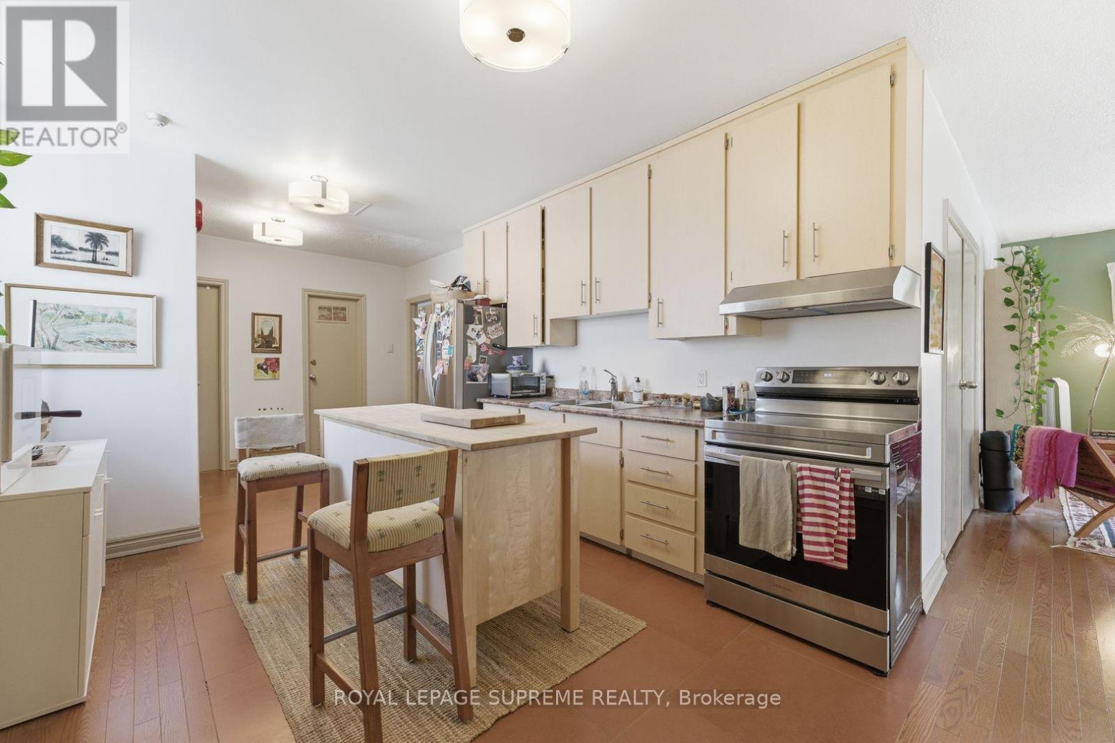 20 MAYNARD AVENUE - 40