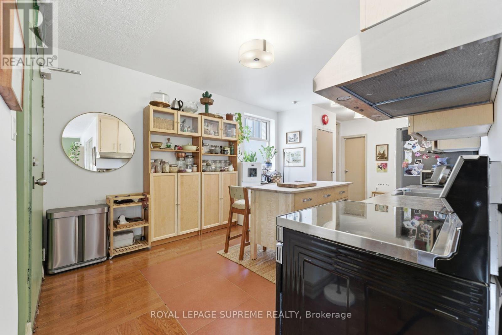 20 MAYNARD AVENUE - 41