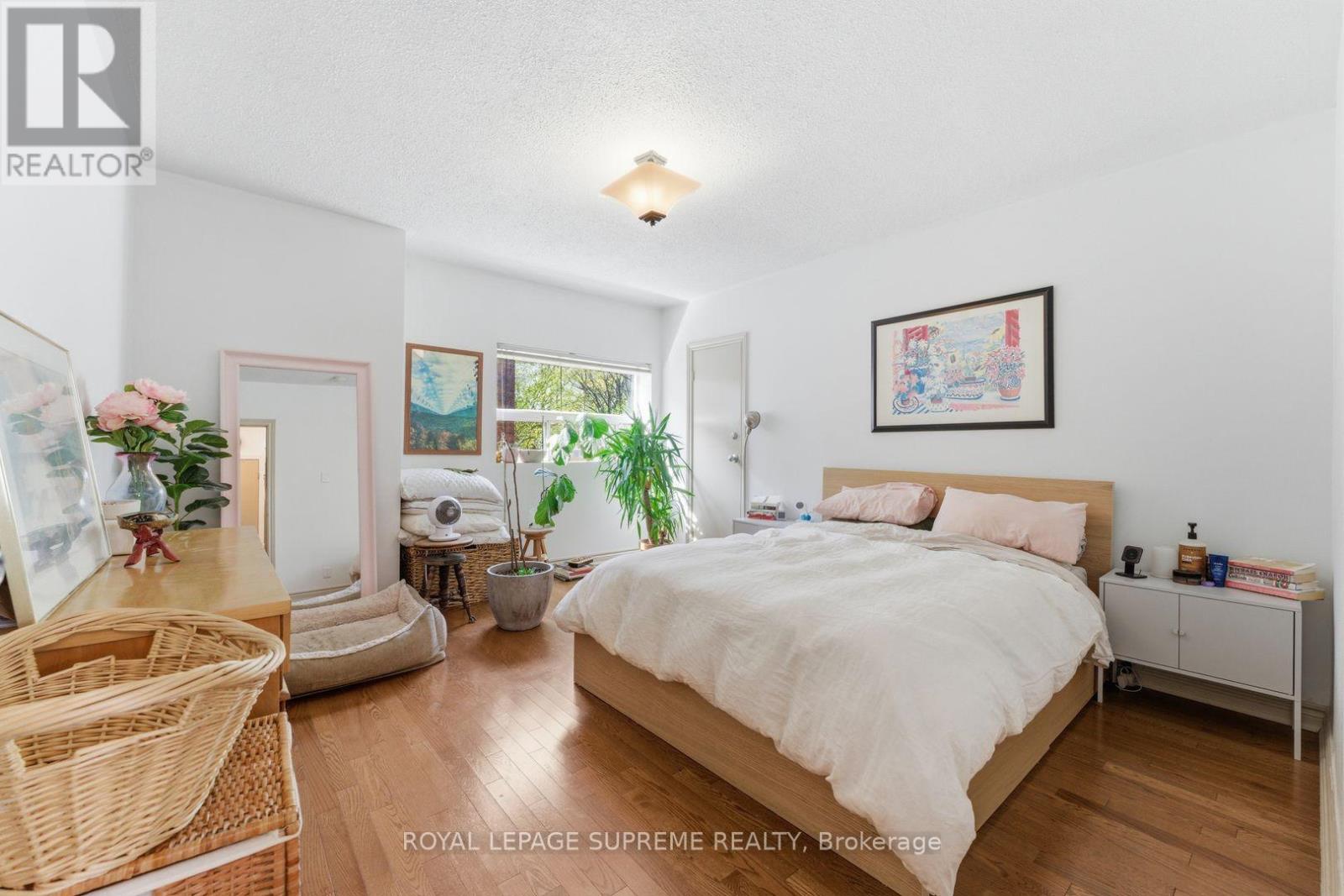 20 MAYNARD AVENUE - 44