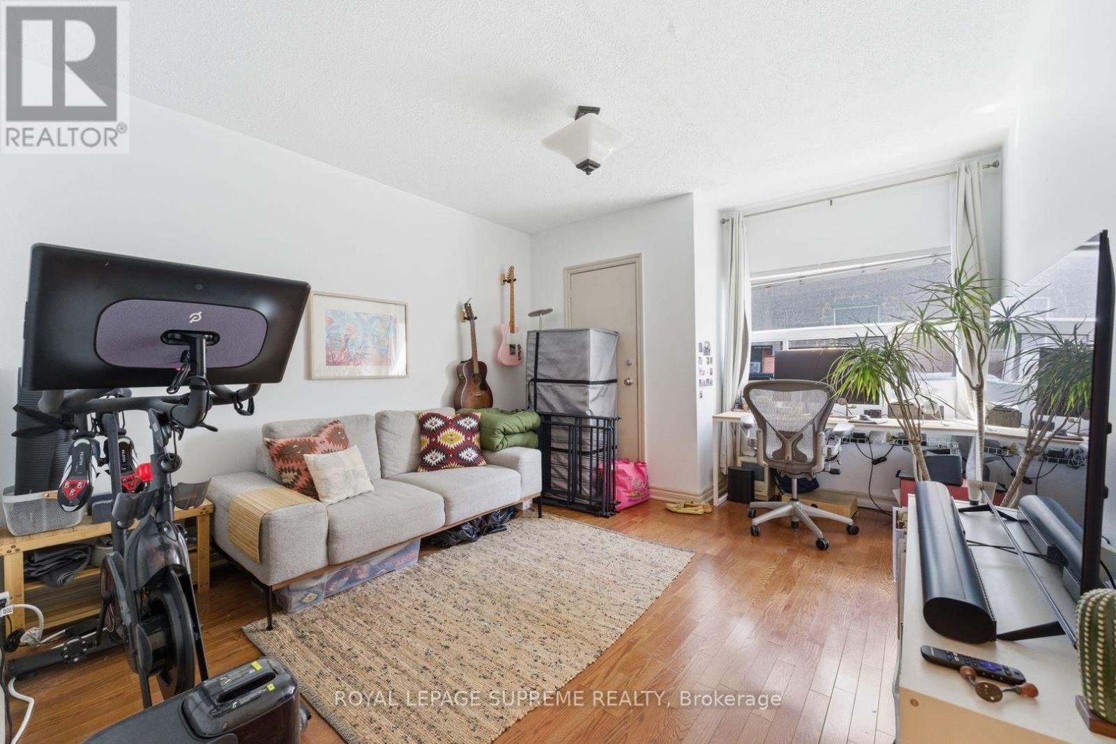 20 MAYNARD AVENUE - 45