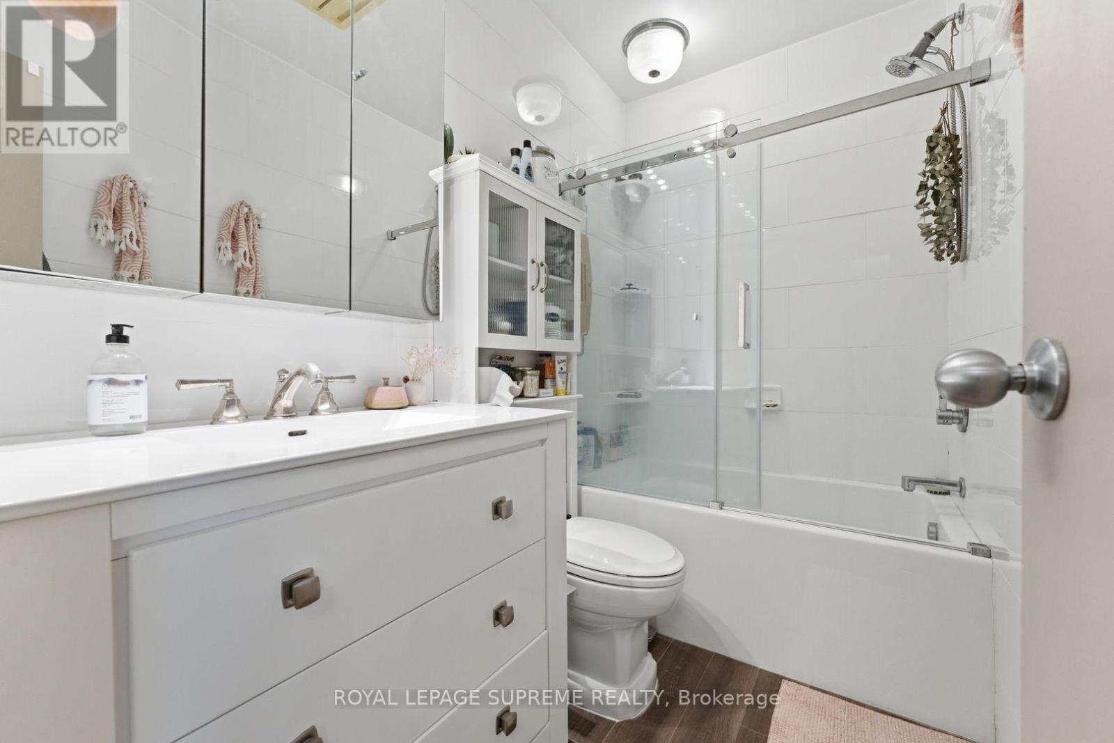 20 MAYNARD AVENUE - 46