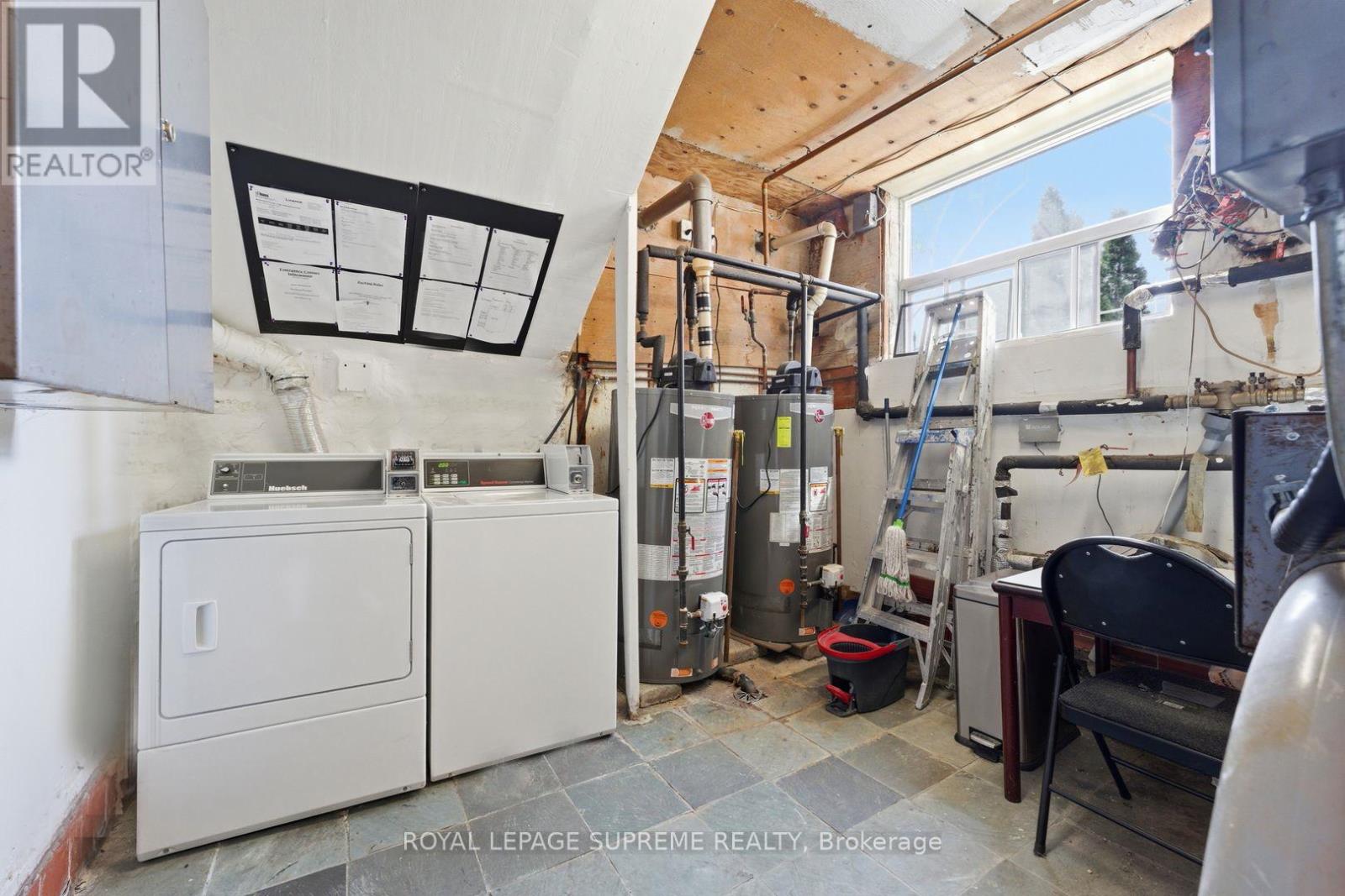 20 MAYNARD AVENUE - 48