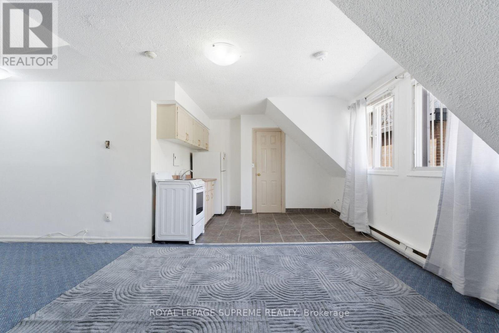 20 MAYNARD AVENUE - 9